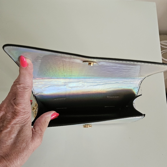 Kensie Silver Iridescent 2 in 1 Belt Bag NWT - Picture 5 of 6